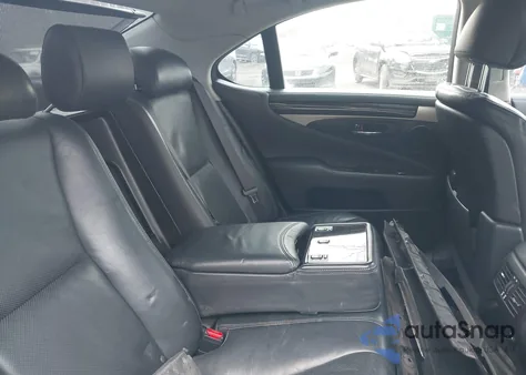 2015 Lexus Ls 460 z USA, uszkodzony, nr VIN JTHCL5EF0F5023240